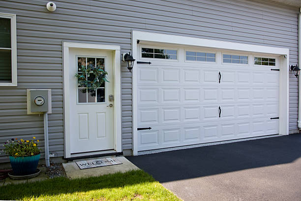 24/7 Emergency Garage Door Panel Replacement experts in Baker, LA